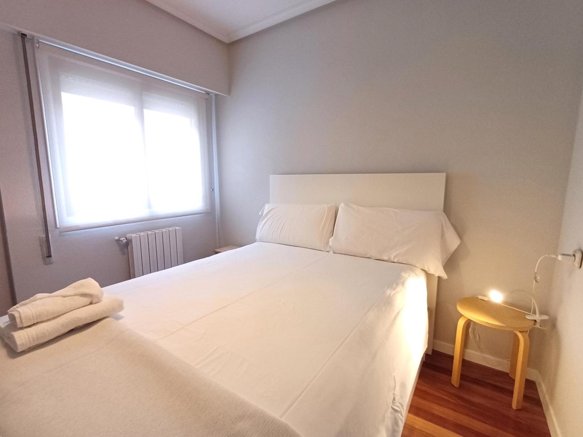 4J - Ourense Centro Con Parking Exterior foto
